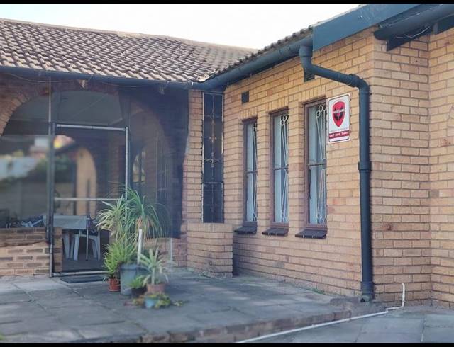 3 BEDROOM HOUSE FOR SALE IN SHALLCROSS